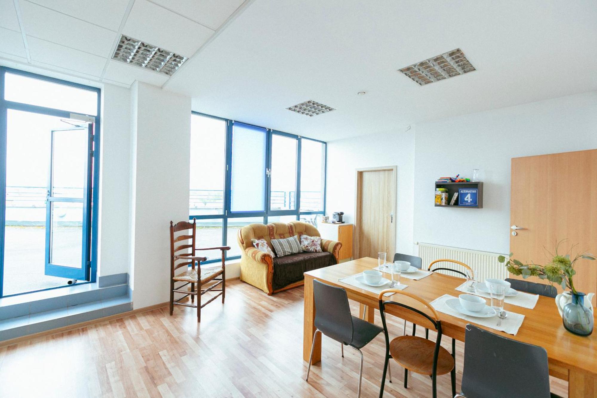 Hostel Metro Kabaty Варшава Екстериор снимка