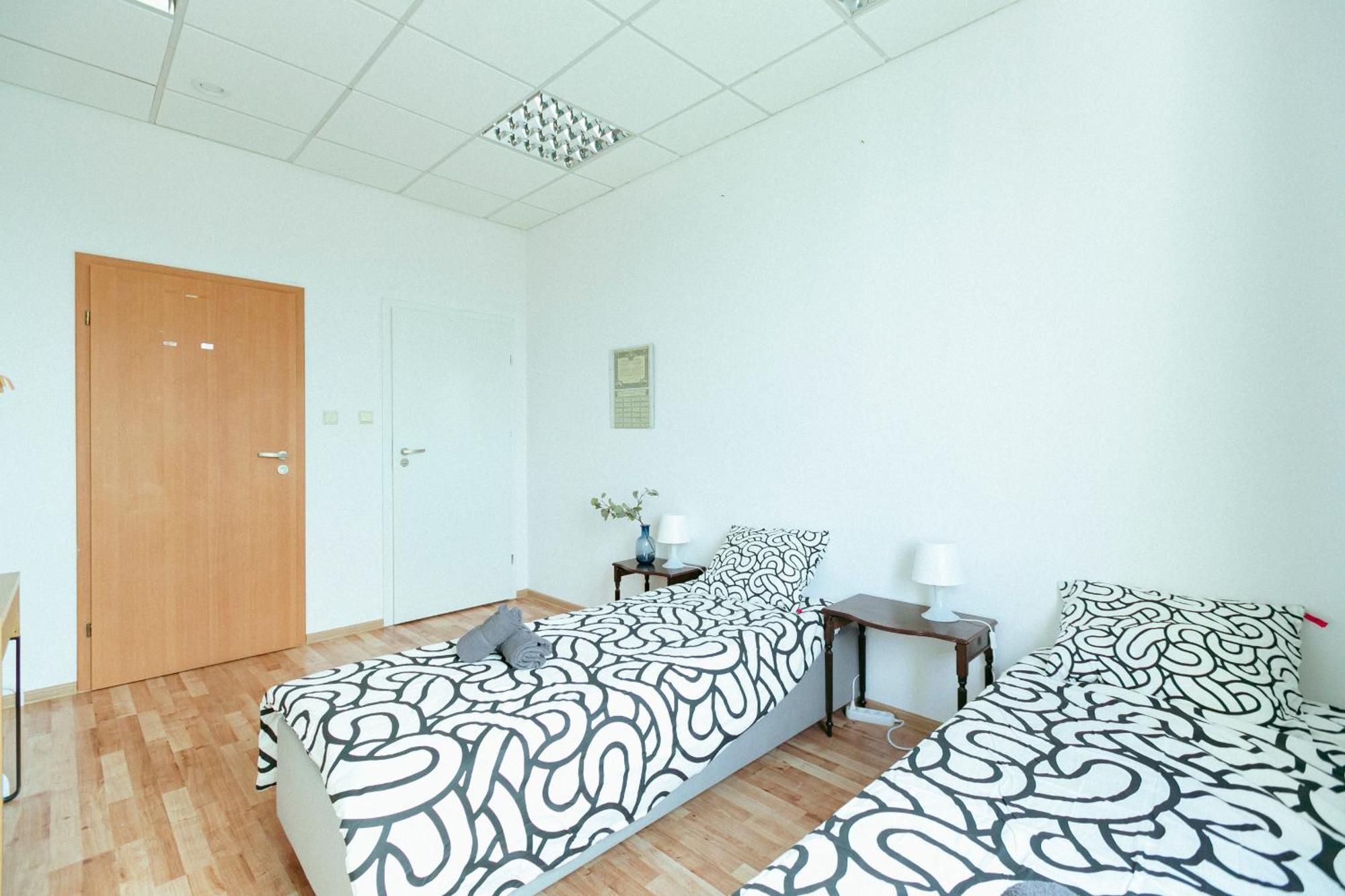 Hostel Metro Kabaty Варшава Екстериор снимка