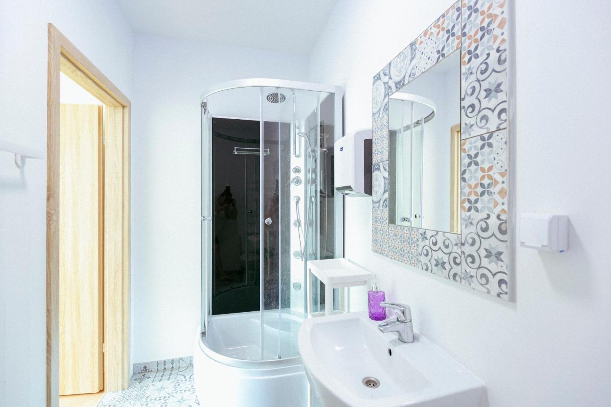 Hostel Metro Kabaty Варшава Екстериор снимка