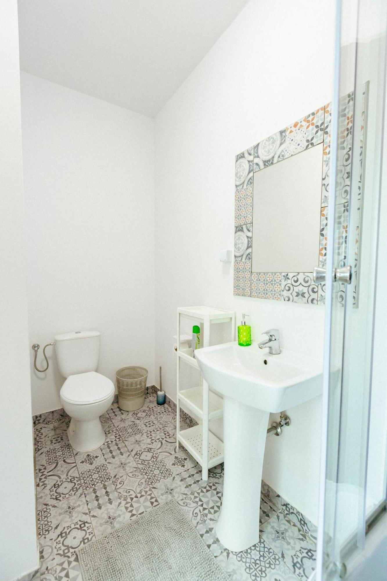Hostel Metro Kabaty Варшава Екстериор снимка