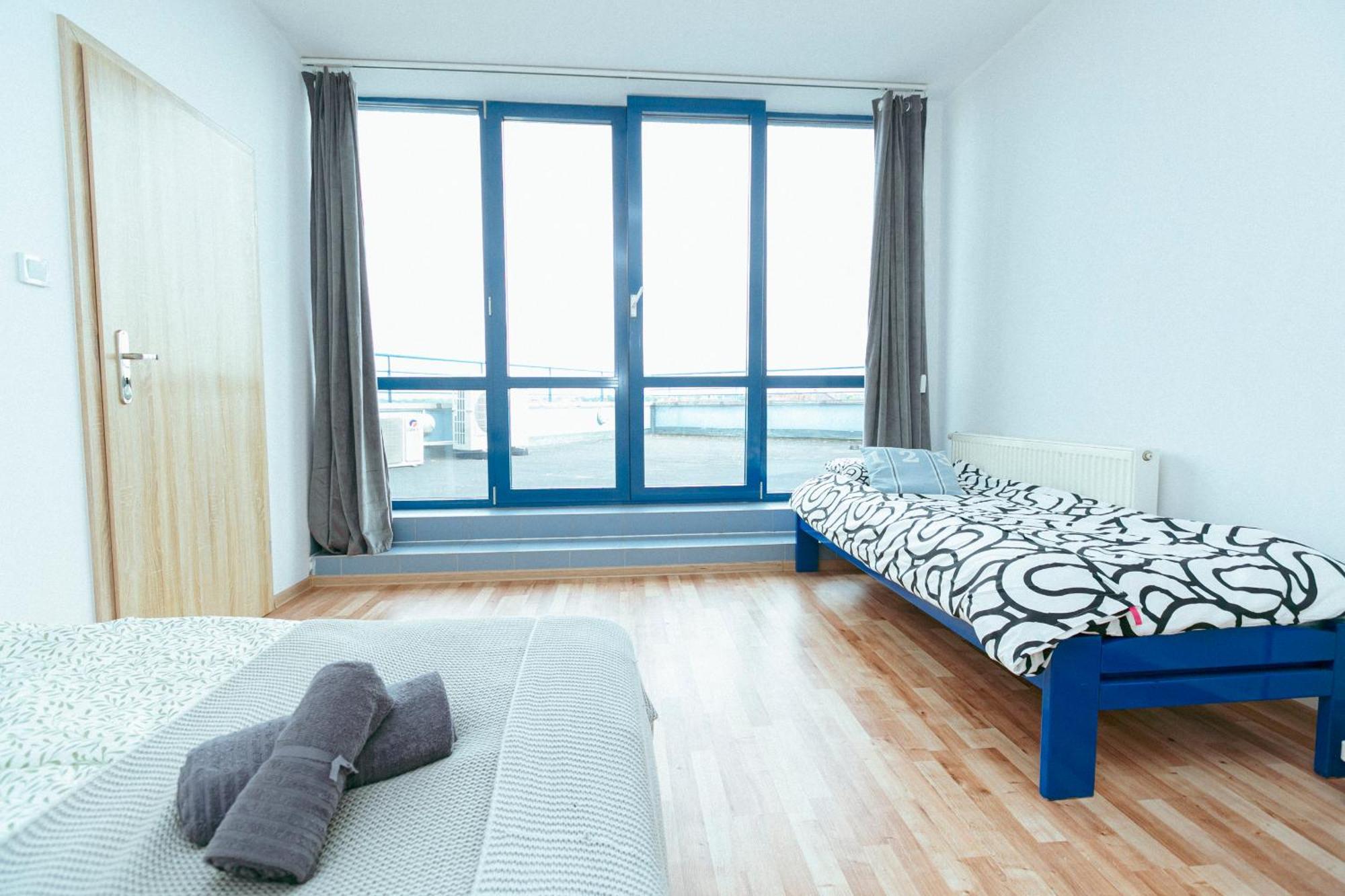 Hostel Metro Kabaty Варшава Екстериор снимка