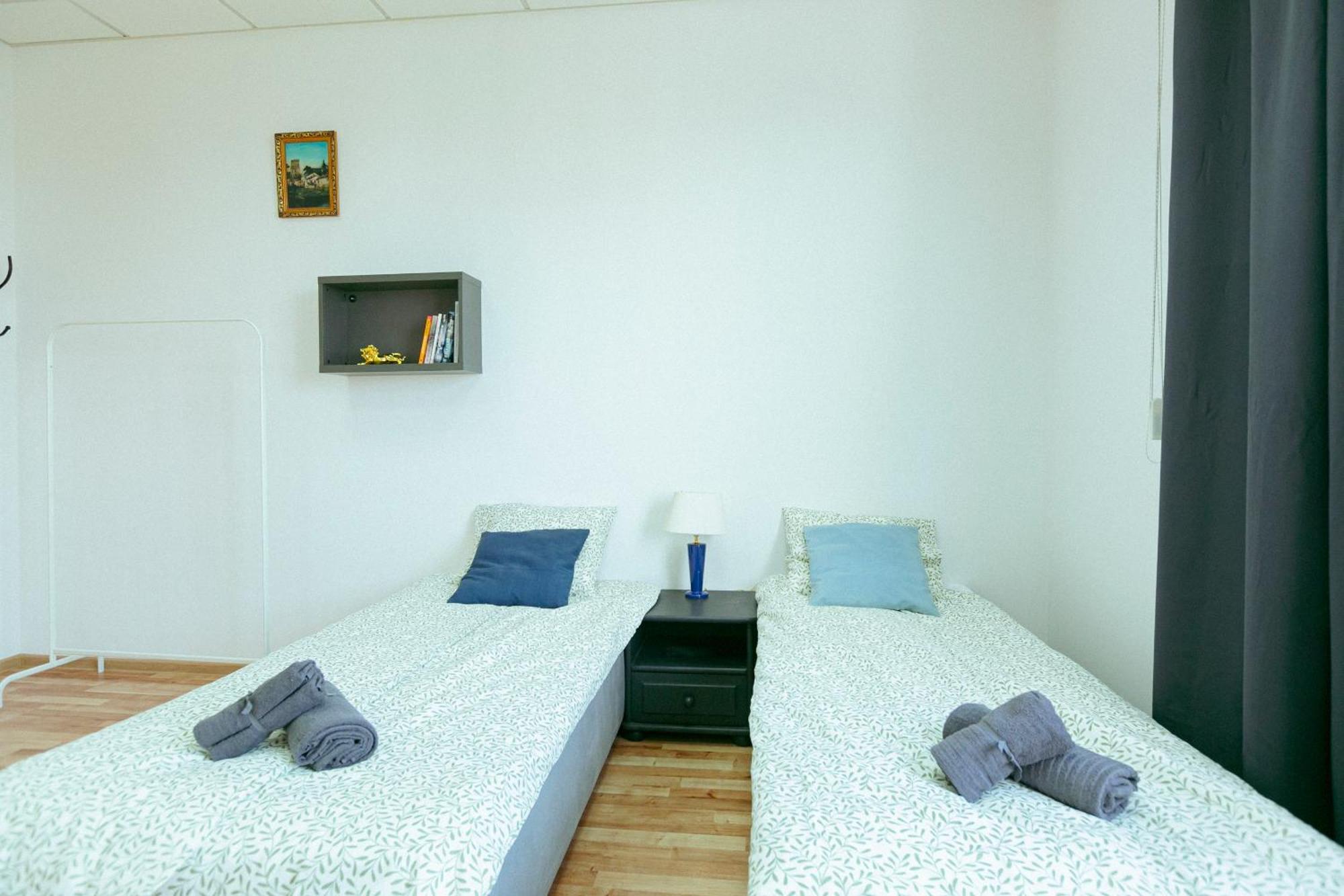 Hostel Metro Kabaty Варшава Екстериор снимка